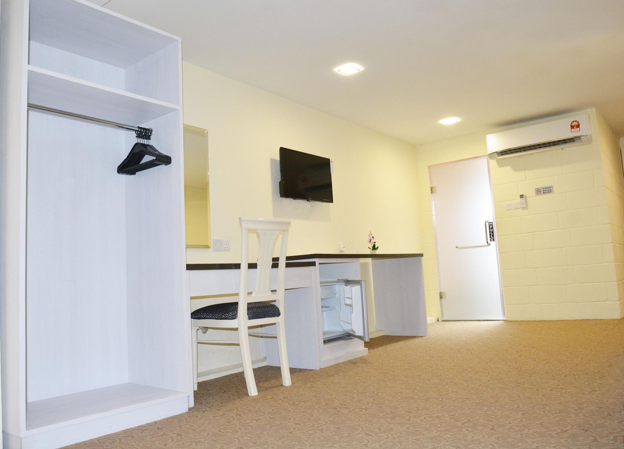 Promenade Service Apartment Кота-Кинабалу Экстерьер фото