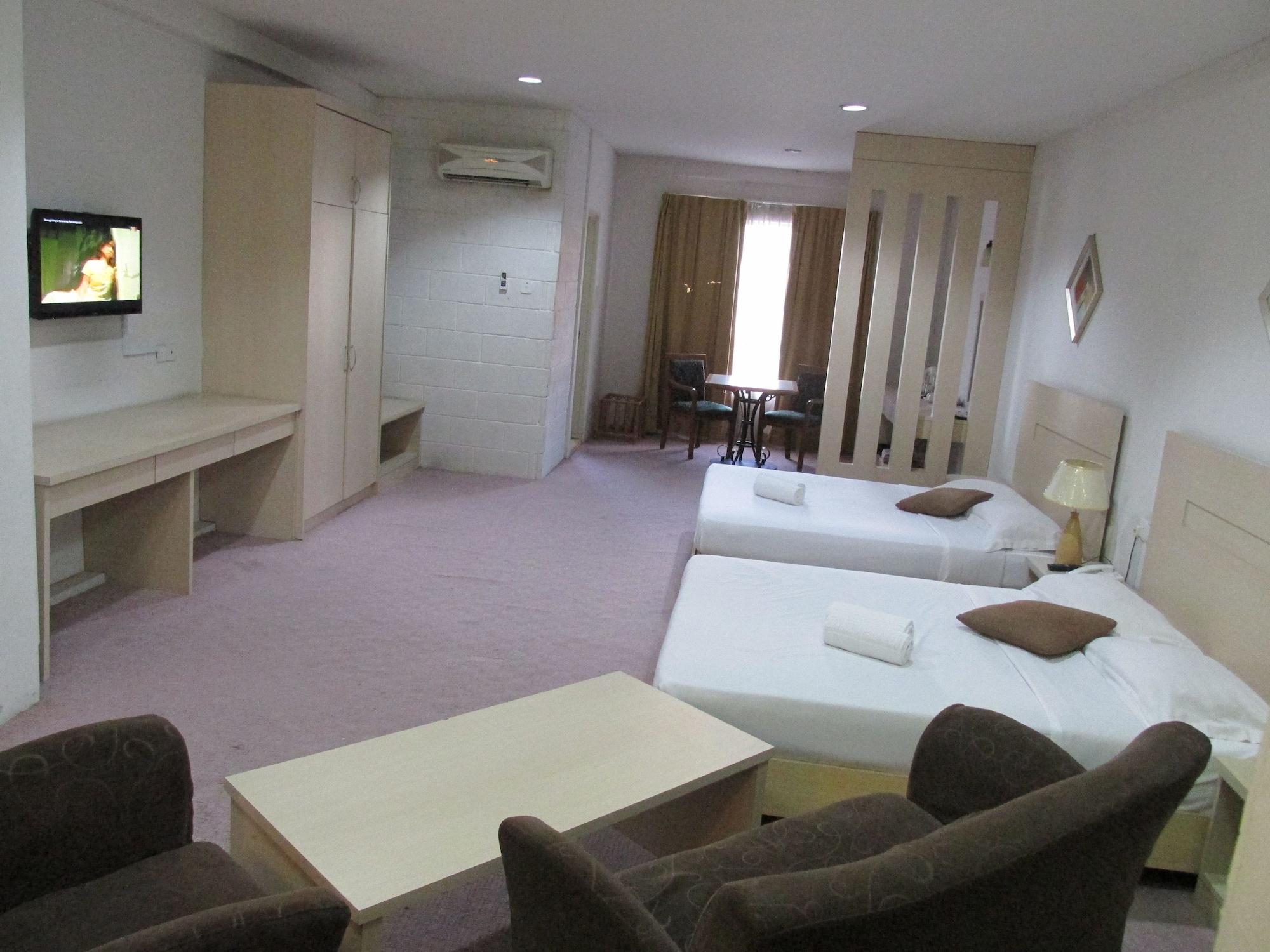 Promenade Service Apartment Кота-Кинабалу Экстерьер фото