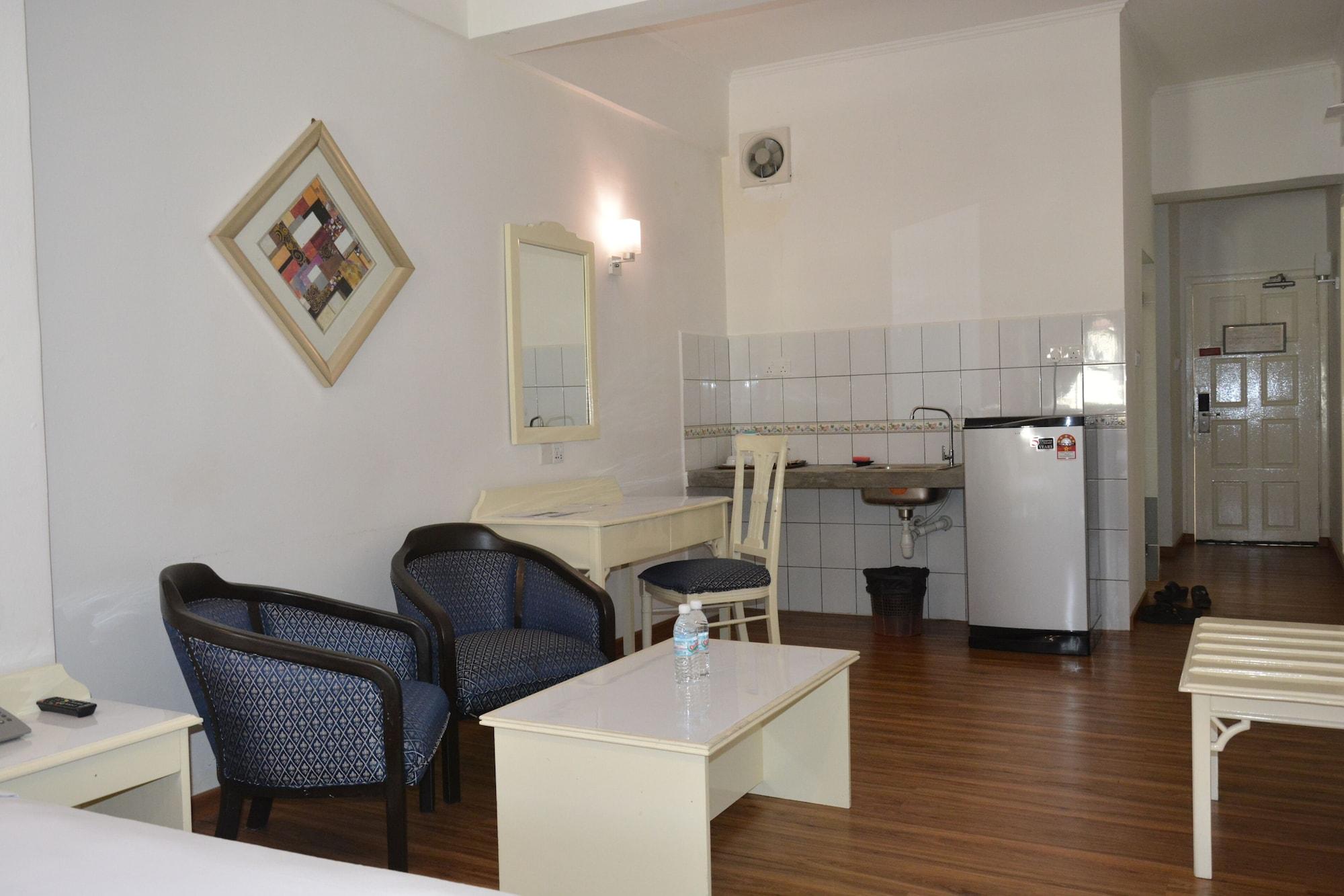 Promenade Service Apartment Кота-Кинабалу Экстерьер фото
