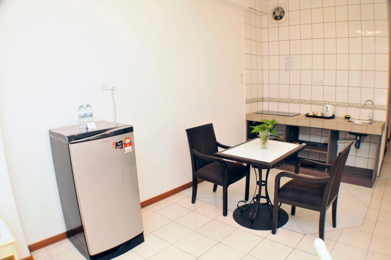 Promenade Service Apartment Кота-Кинабалу Экстерьер фото
