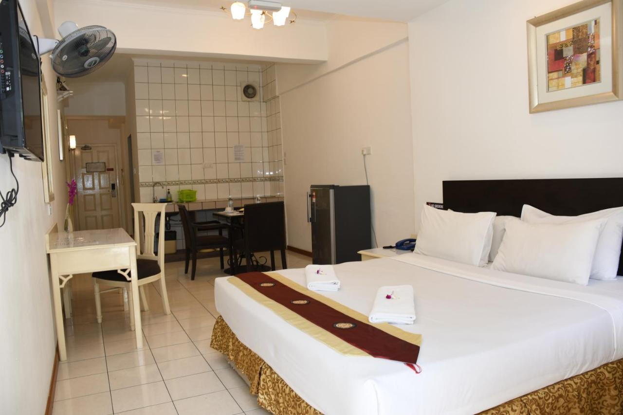 Promenade Service Apartment Кота-Кинабалу Экстерьер фото